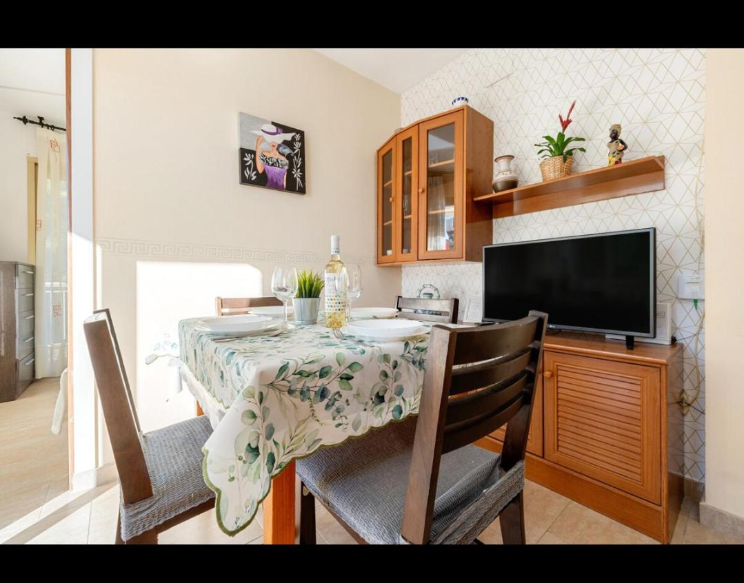 Jescamar Apartment ซาลอว์ ภายนอก รูปภาพ