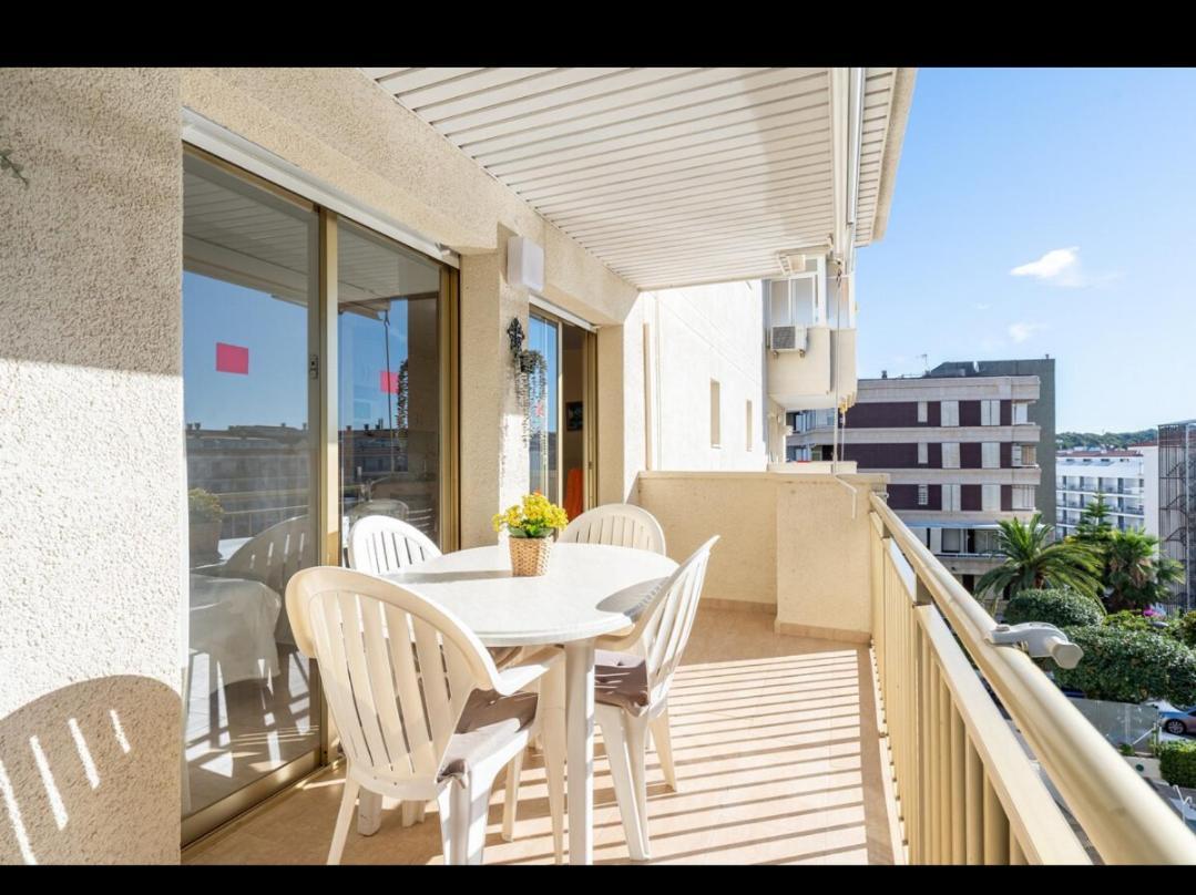 Jescamar Apartment ซาลอว์ ภายนอก รูปภาพ