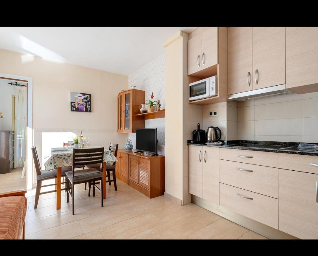 Jescamar Apartment ซาลอว์ ภายนอก รูปภาพ